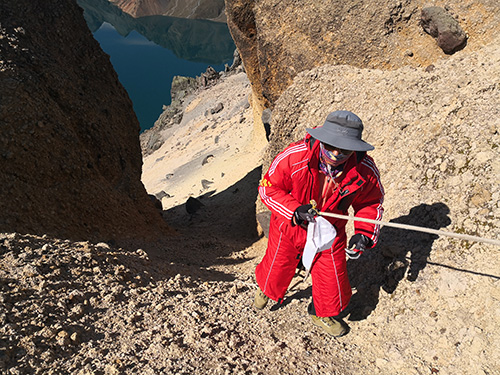 守護(hù)長白山景區(qū)的“蜘蛛人”